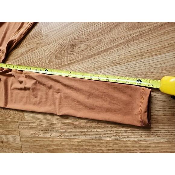 NWOT SUNZEL High Waisted Workout Leggings Orange M 75%Poly/15%Spandex Minimalist - Picture 7 of 8